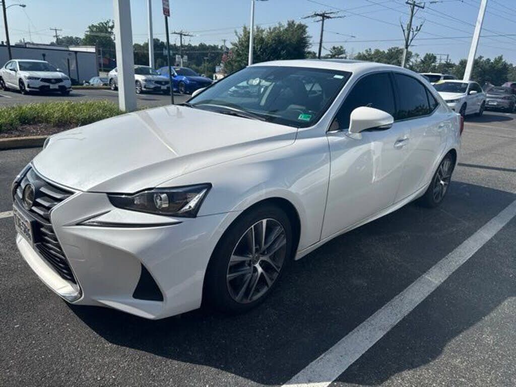 2020 LEXUS IS