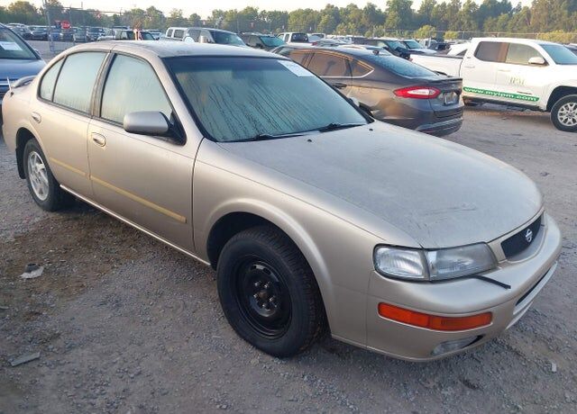 1996 NISSAN Maxima
