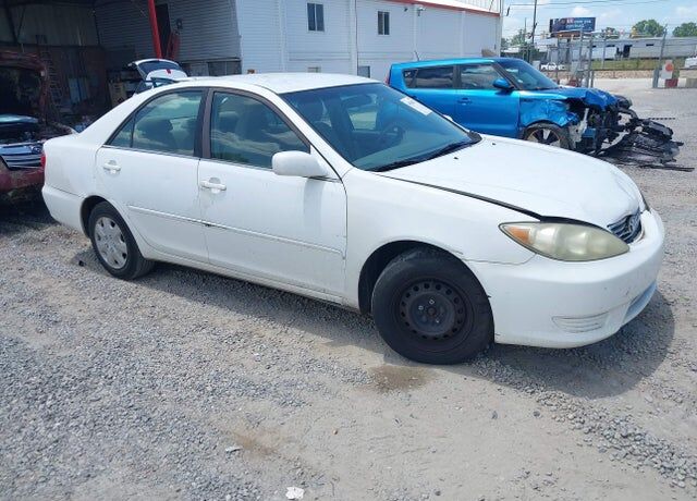 2005 TOYOTA Camry