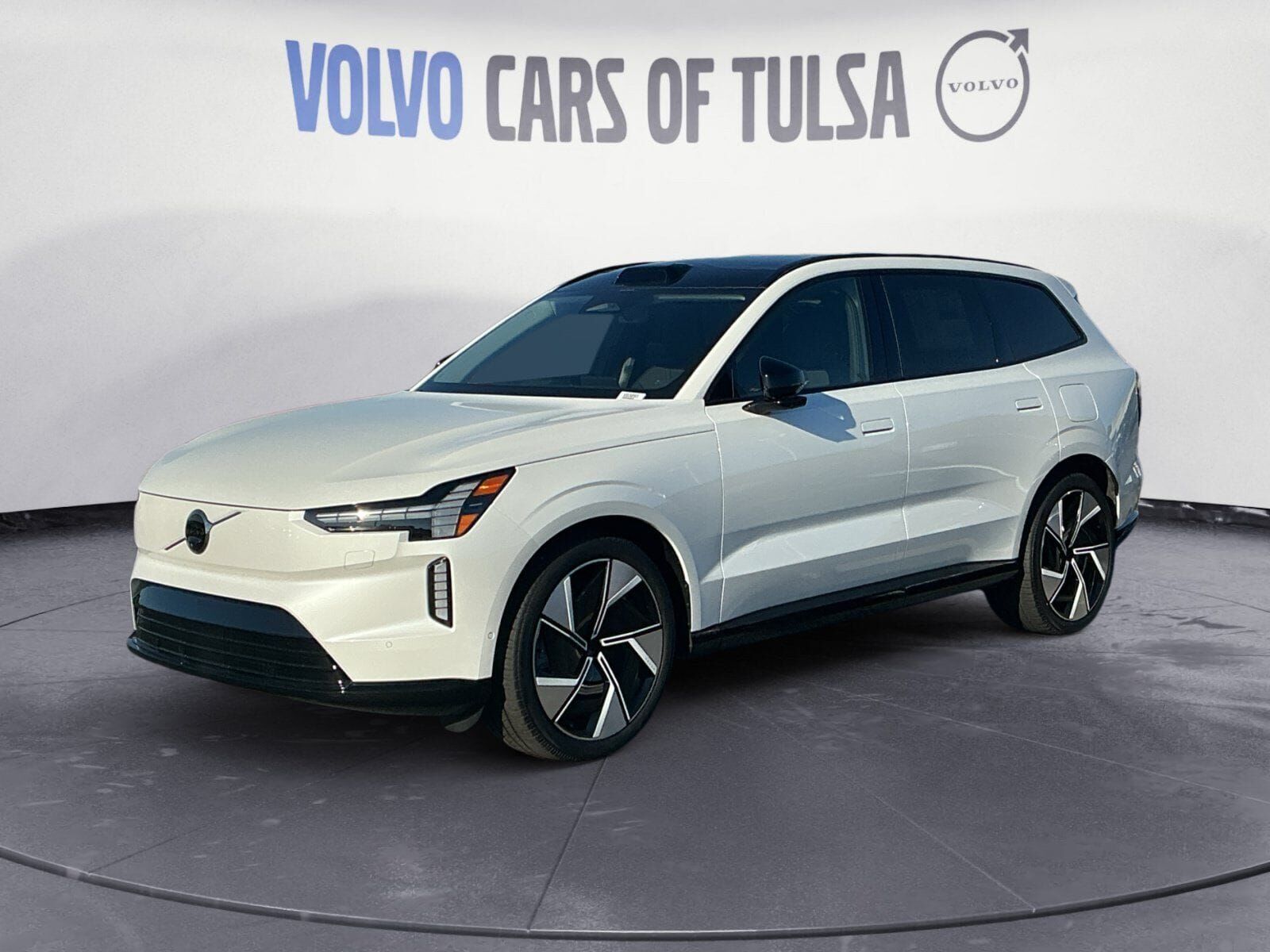 2025 VOLVO EX90