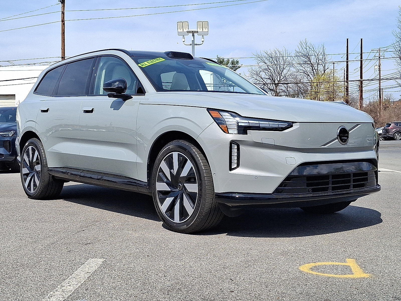 2025 VOLVO EX90