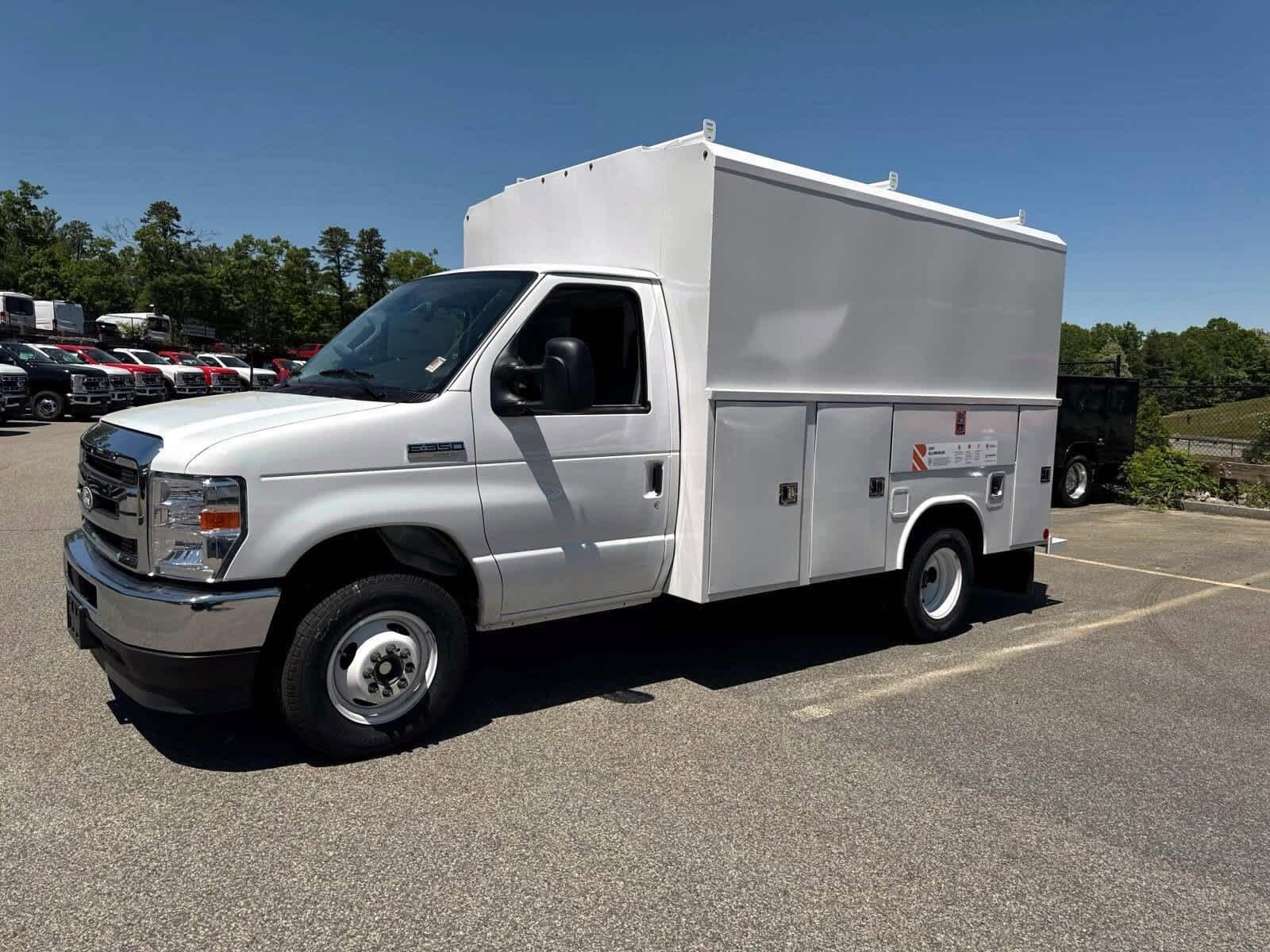 2027 FORD E-350