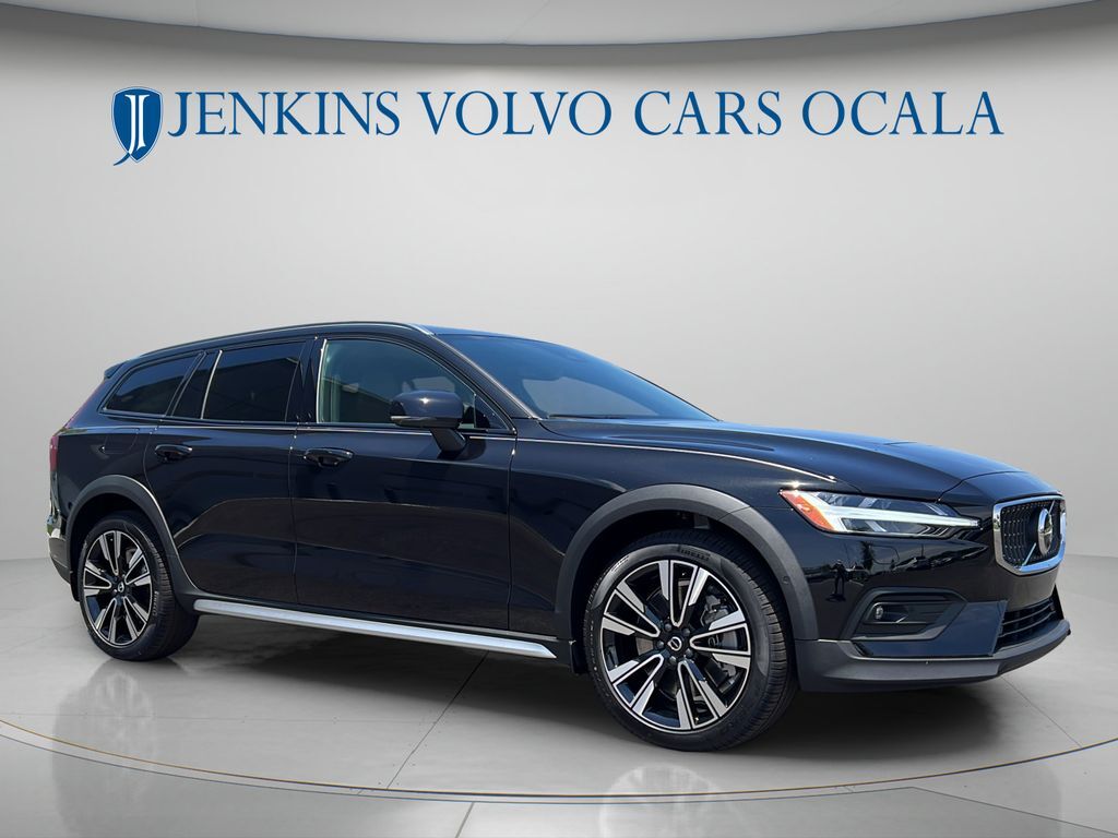 2026 VOLVO V60CC