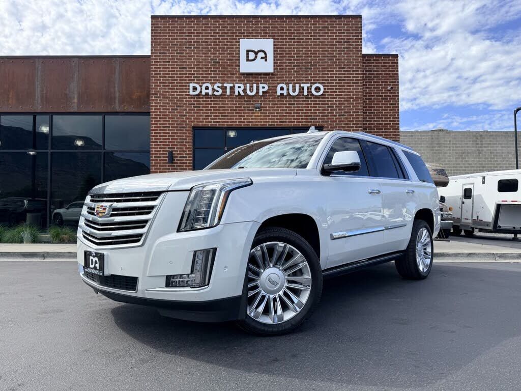 2017 CADILLAC Escalade