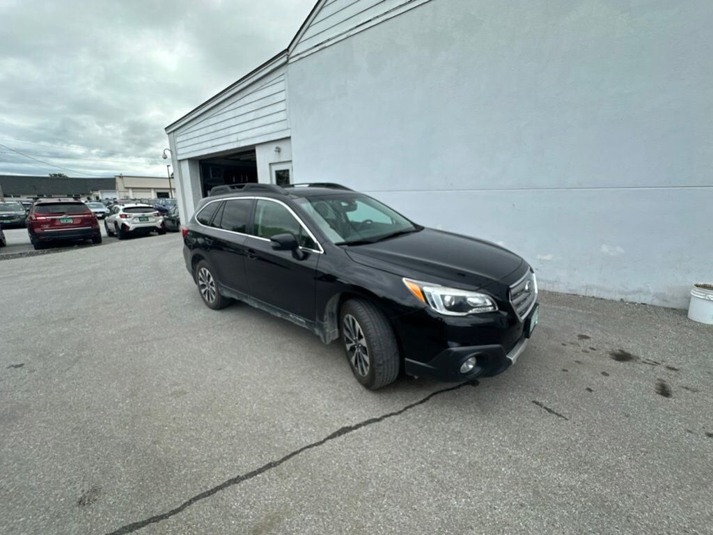 2017 SUBARU Outback