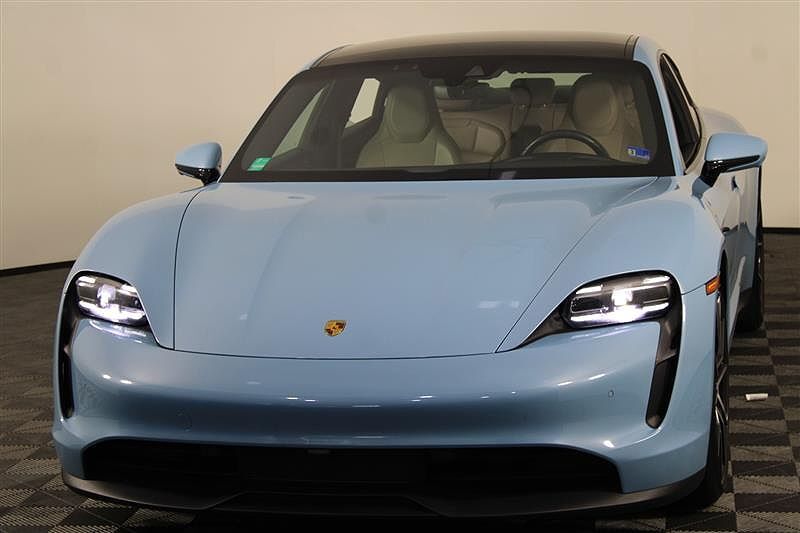 2022 PORSCHE Taycan