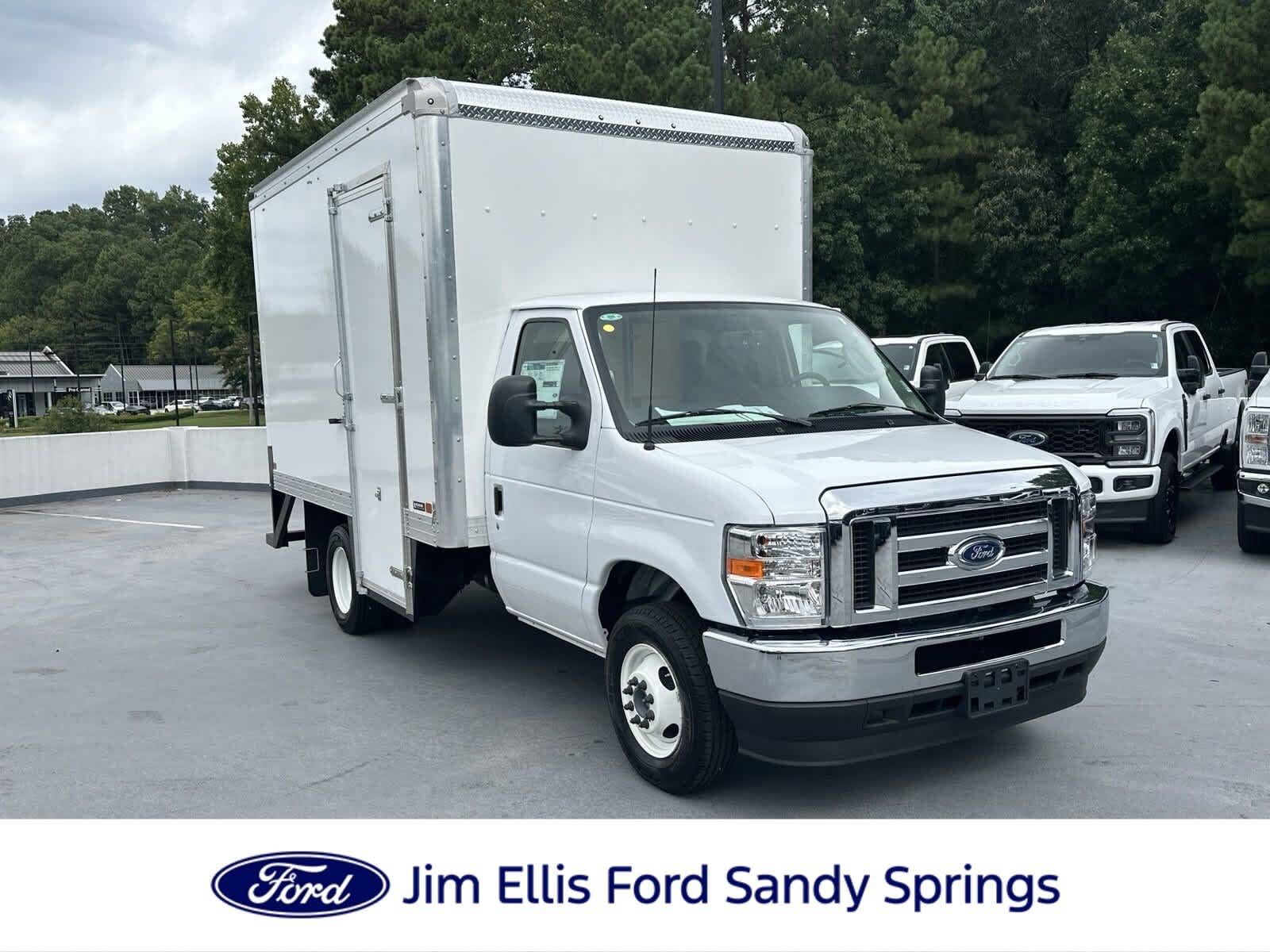 2025 FORD E-350