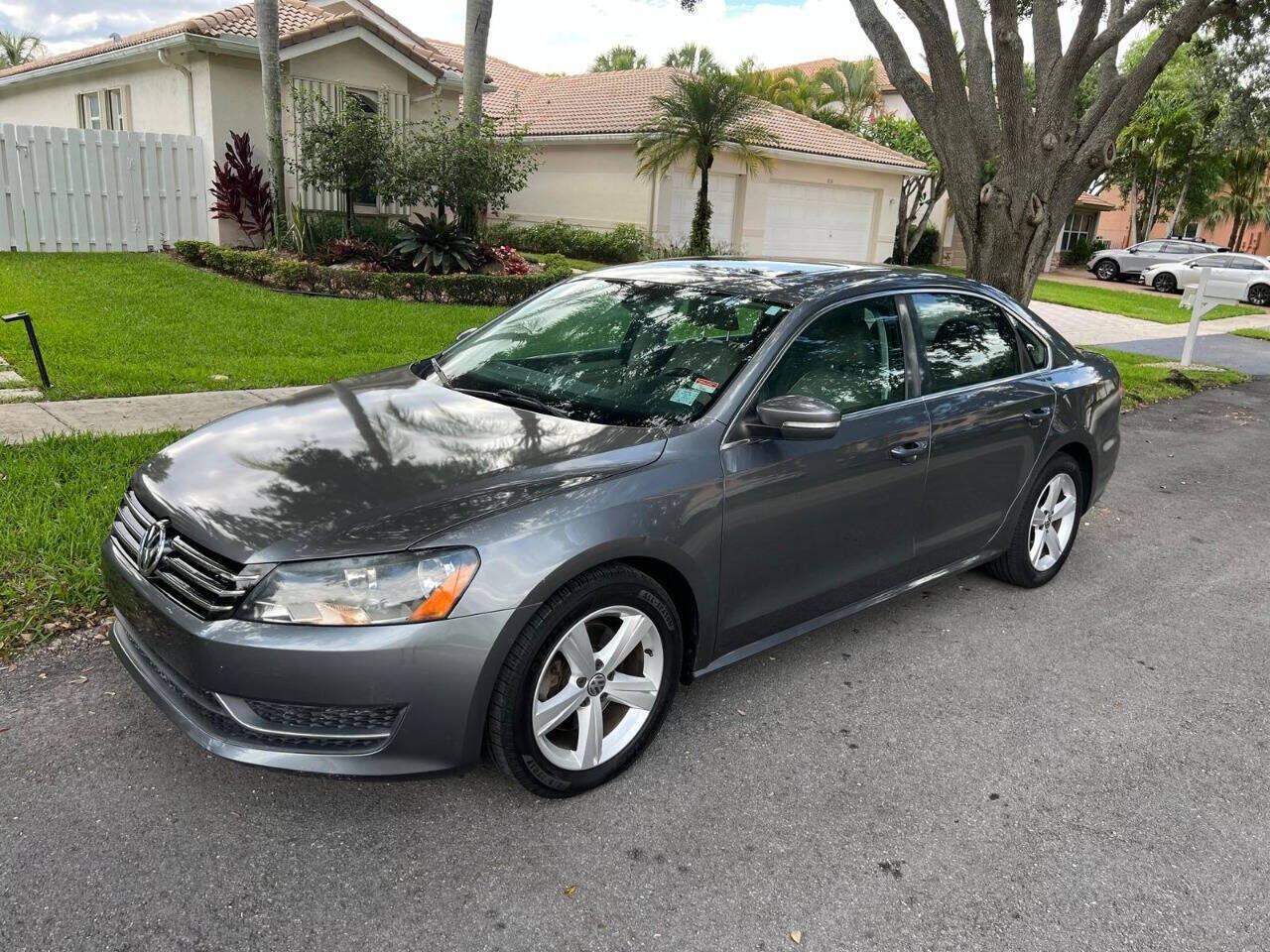 2013 VOLKSWAGEN Passat