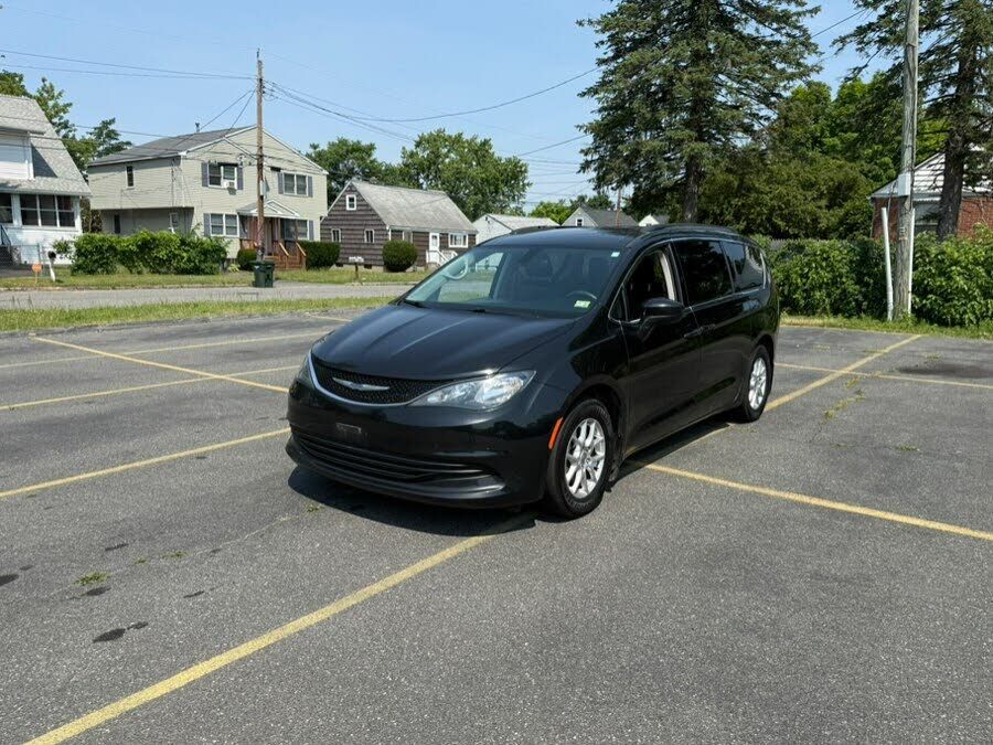 2020 CHRYSLER Voyager