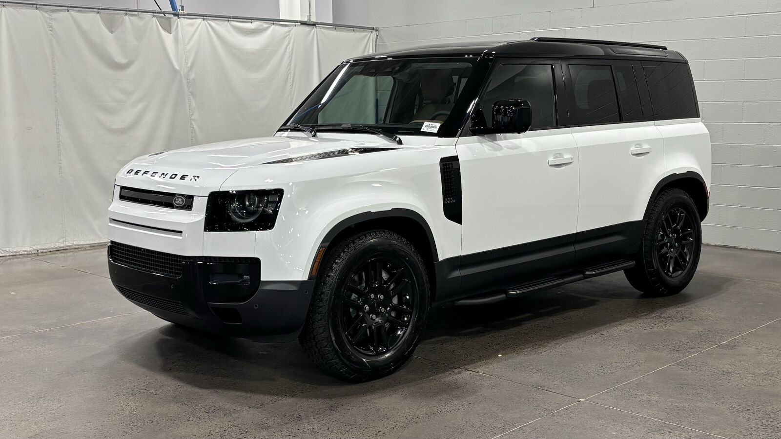 2026 LAND ROVER Defender
