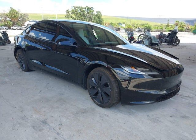 2025 TESLA Model 3