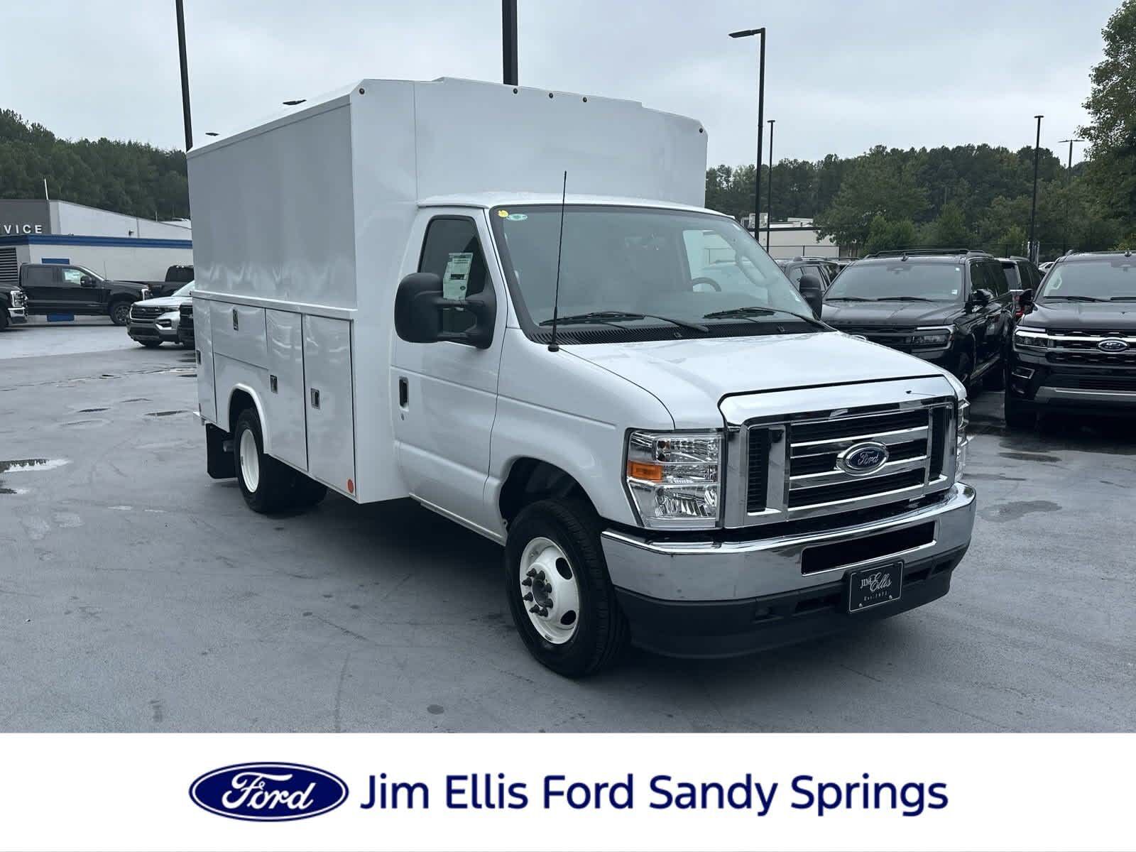 2025 FORD E-350