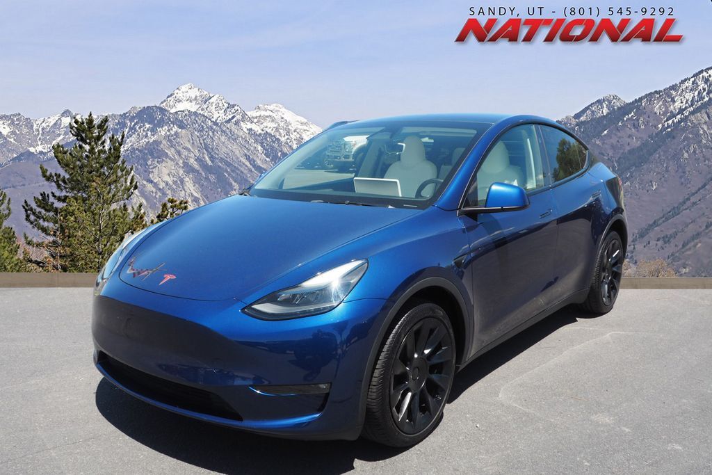 2024 TESLA Model Y
