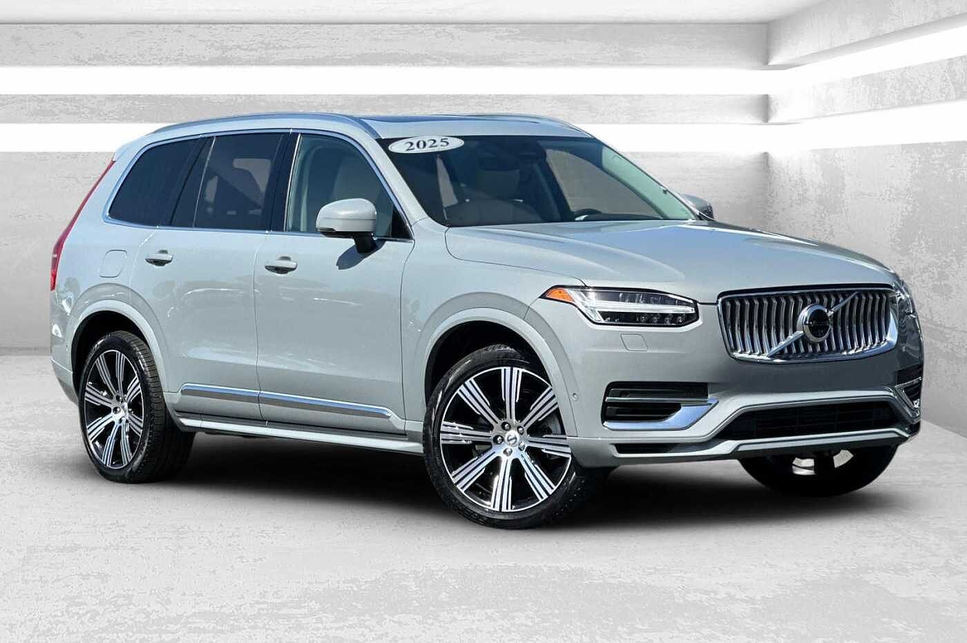 2025 VOLVO XC90