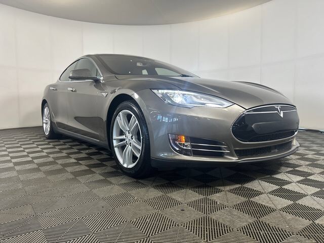 2015 TESLA Model S