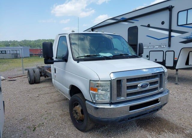 2011 FORD E-450