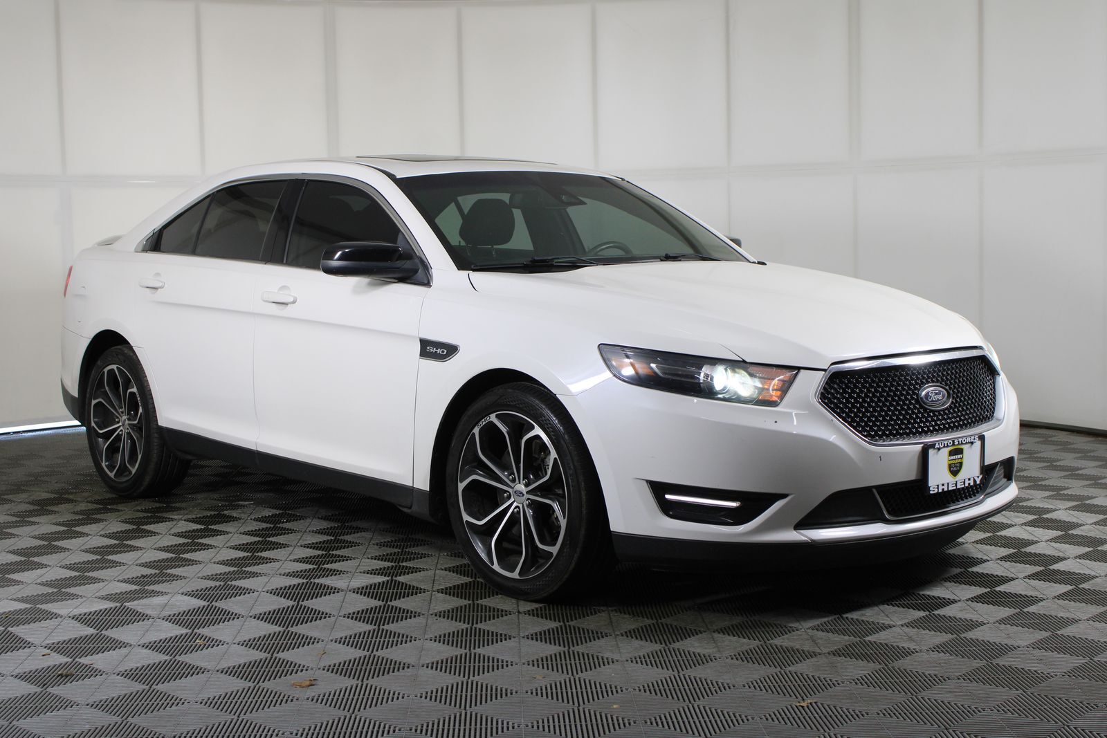 2016 FORD Taurus