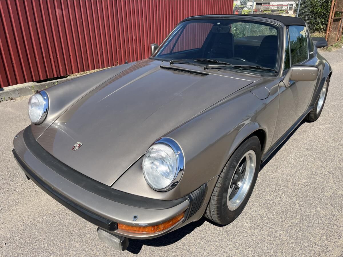 1983 PORSCHE 911