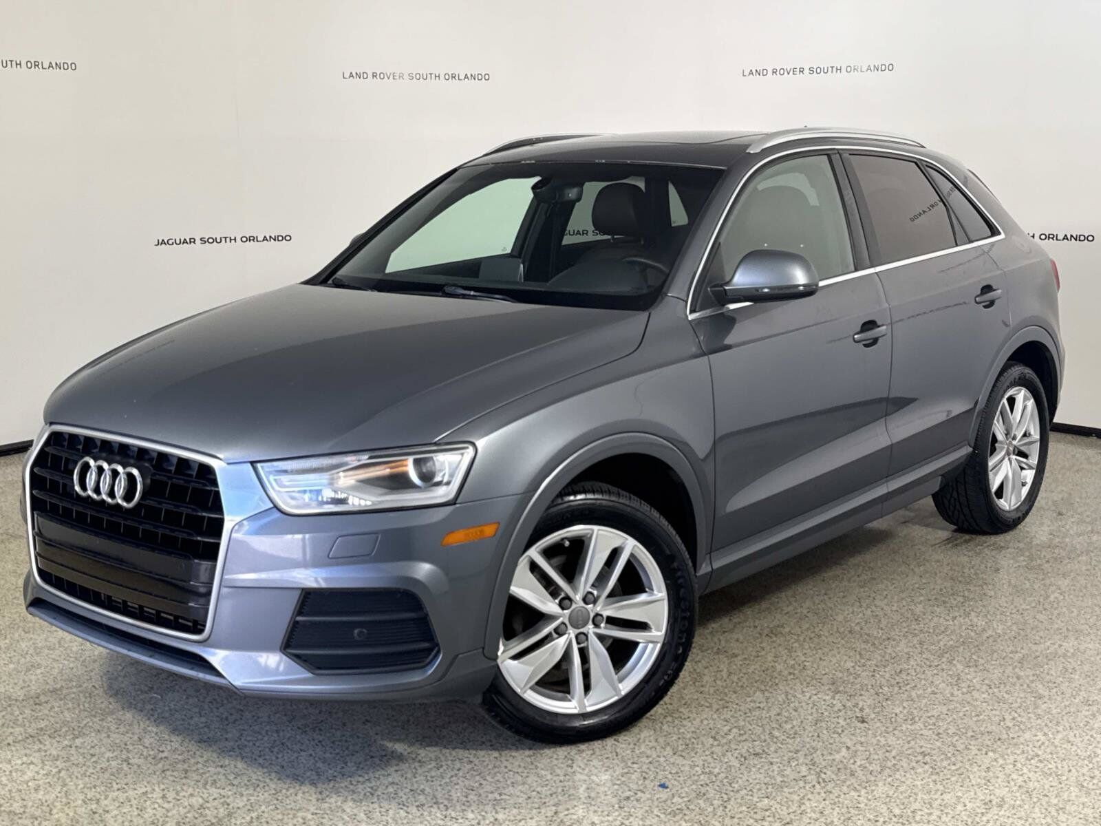 2016 AUDI Q3