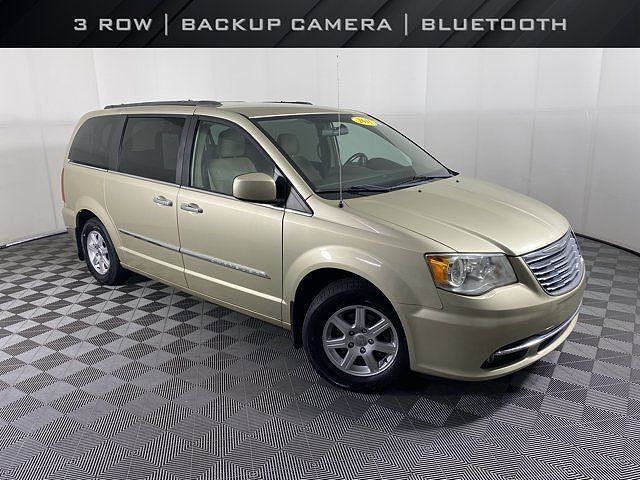 2011 CHRYSLER Town and Country