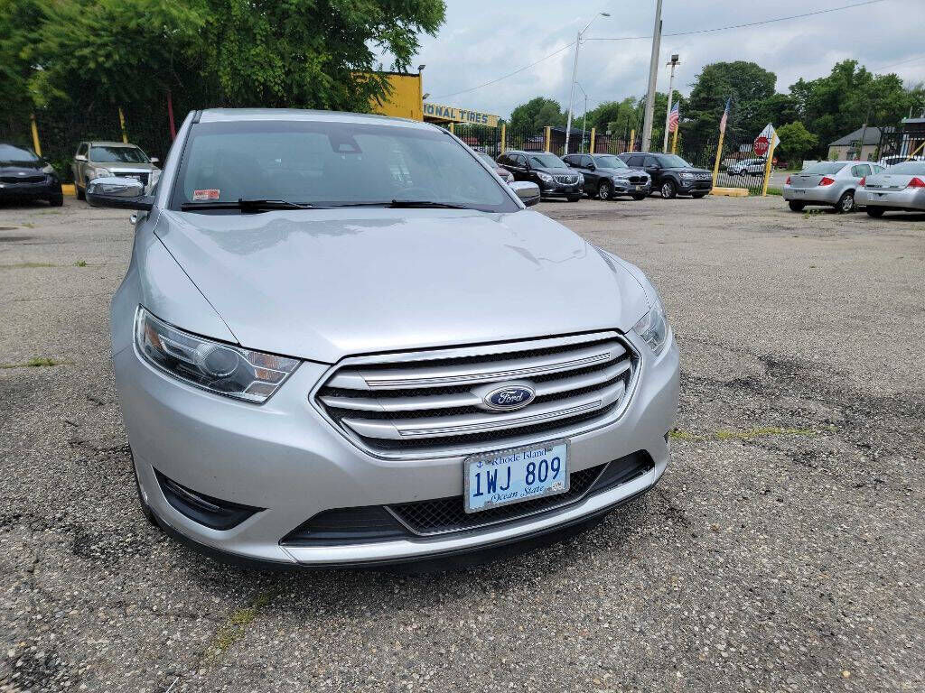 2016 FORD Taurus