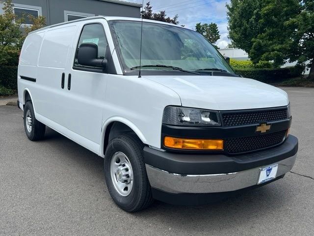 2026 CHEVROLET Express