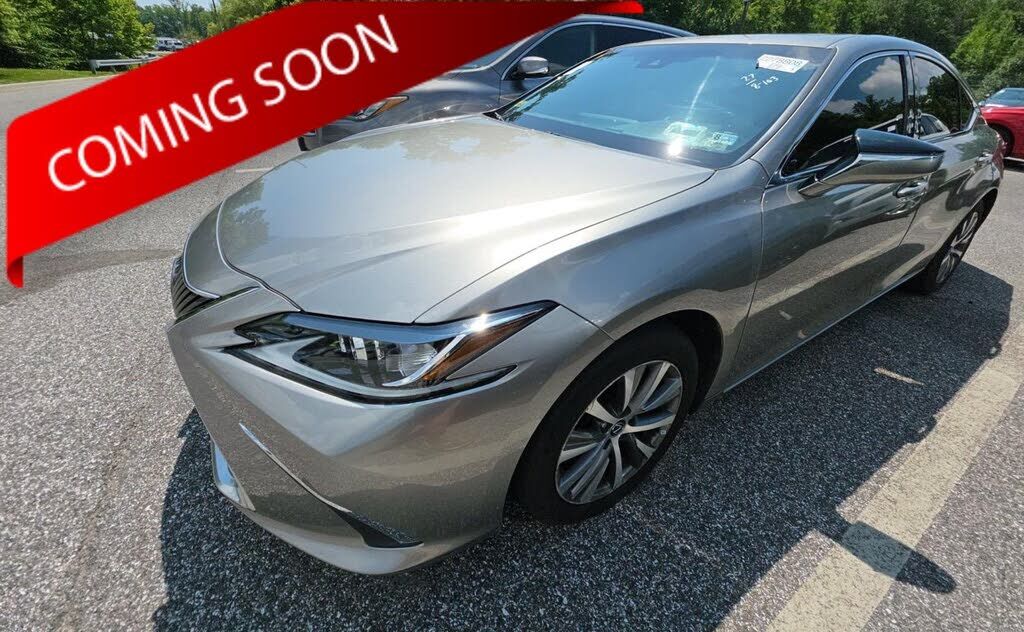 2019 LEXUS ES