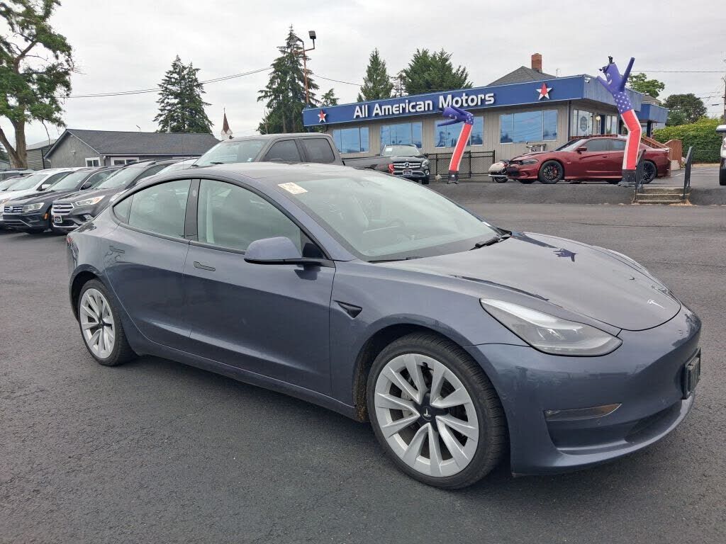 2022 TESLA Model 3