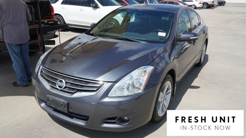 2011 NISSAN Altima