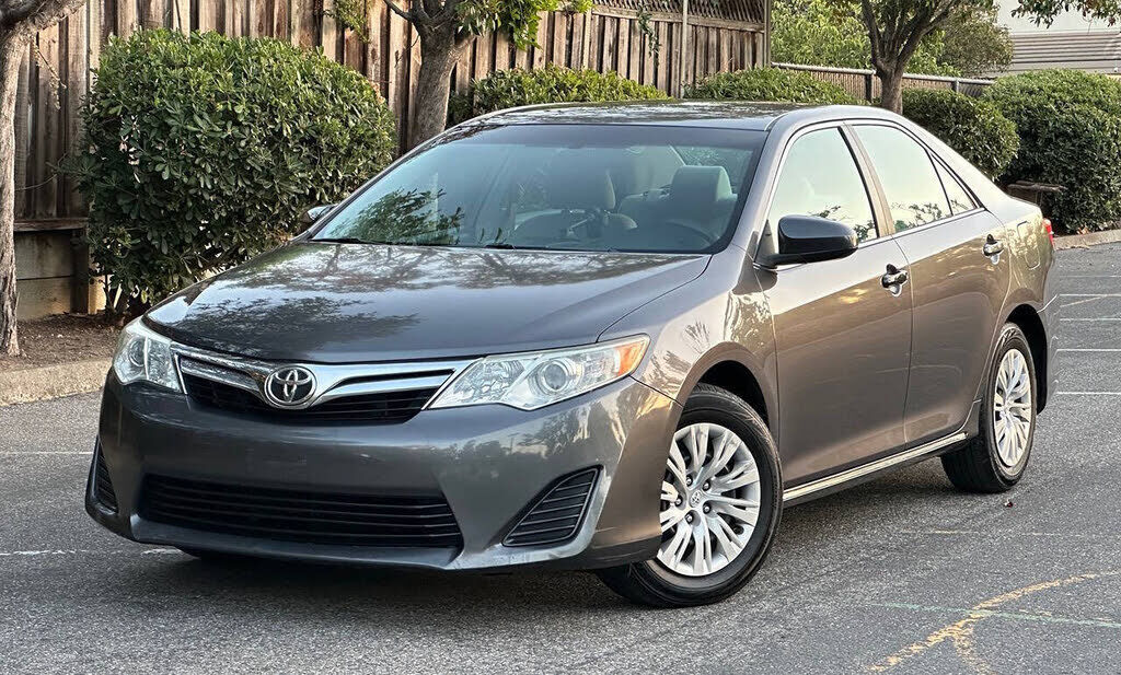 2013 TOYOTA Camry