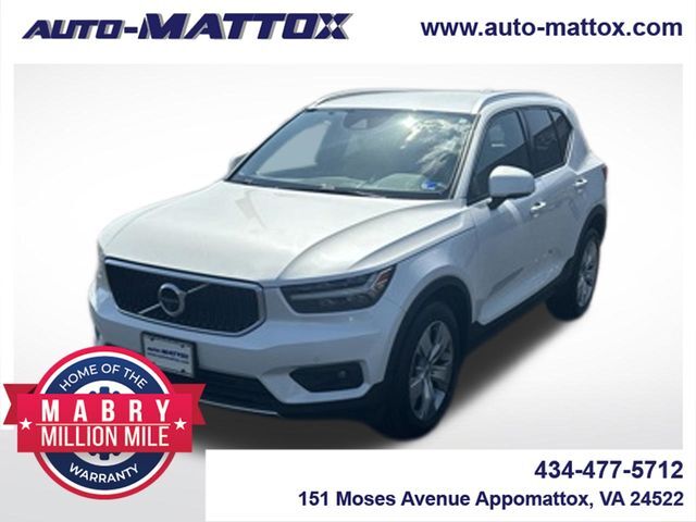 2022 VOLVO XC40