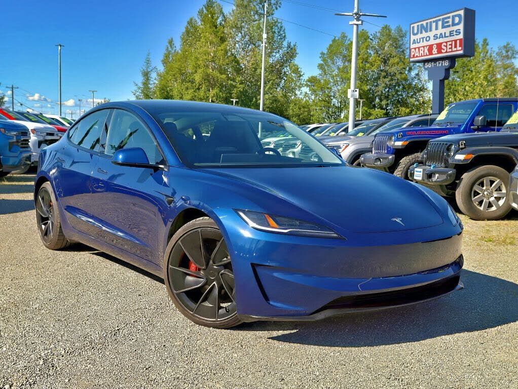 2024 TESLA Model 3