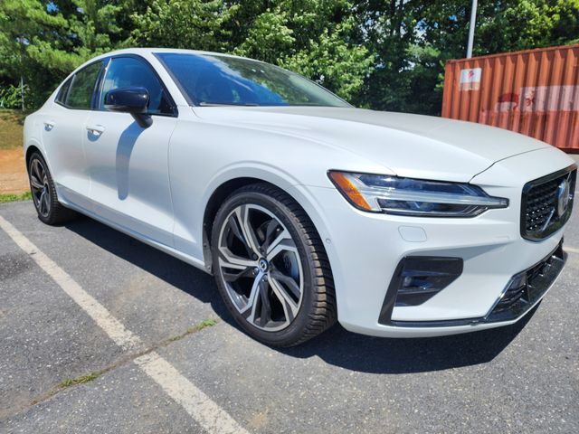 2024 VOLVO S60