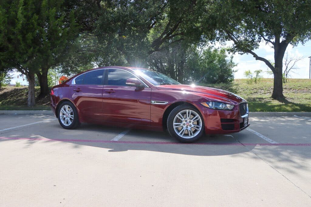 2017 JAGUAR XE