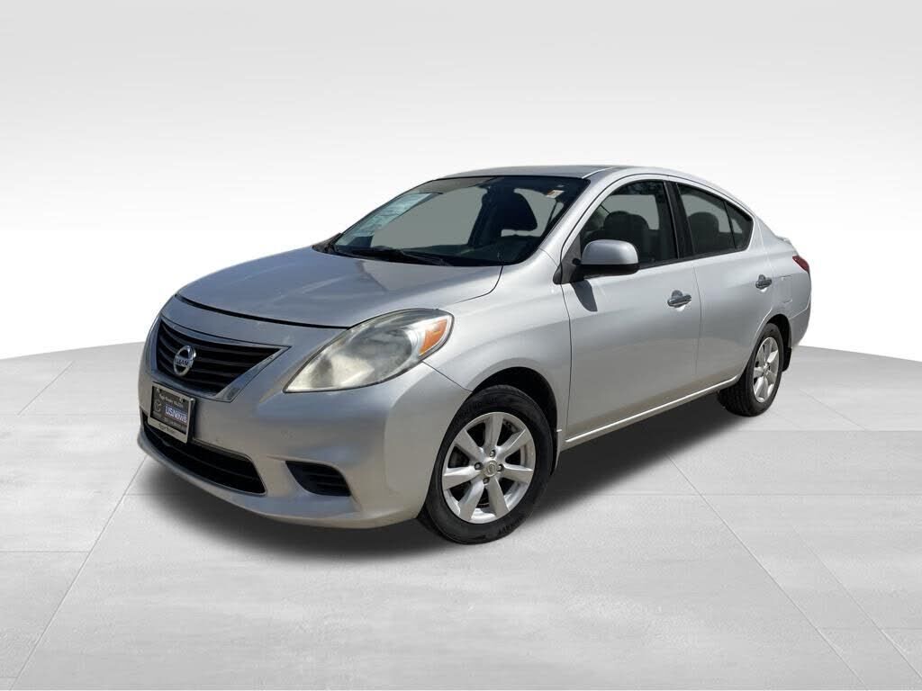 2014 NISSAN Versa