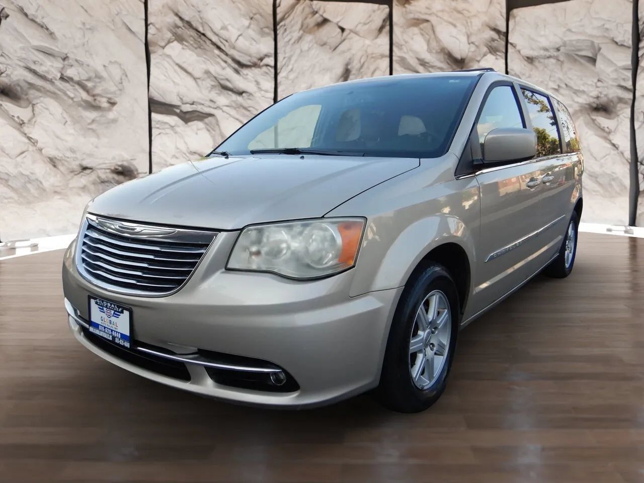 2013 CHRYSLER Town and Country