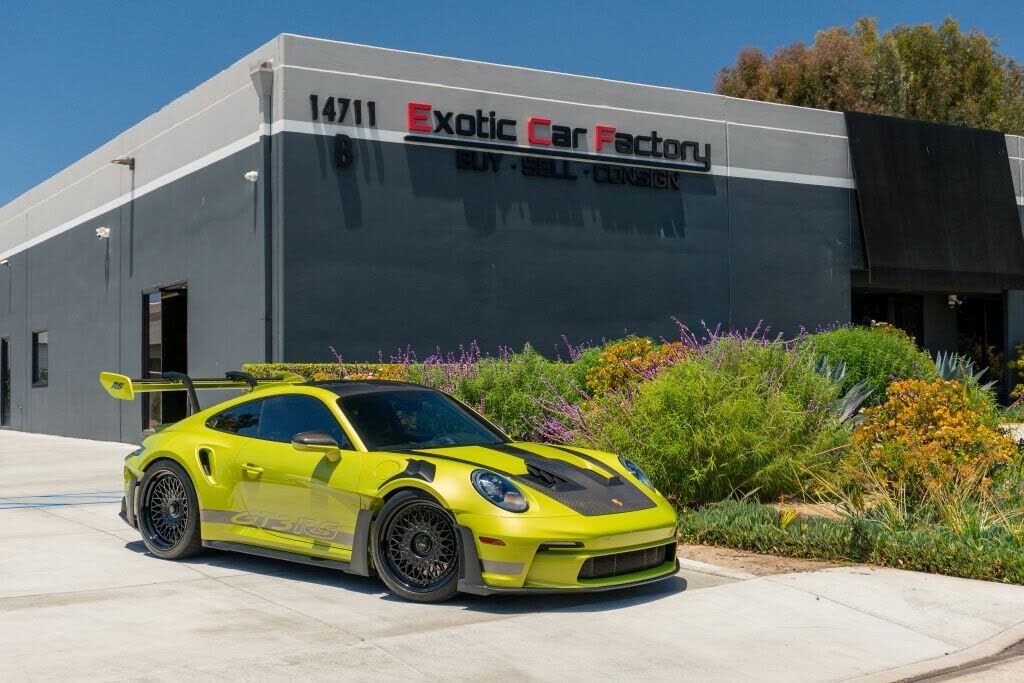 2025 PORSCHE 911