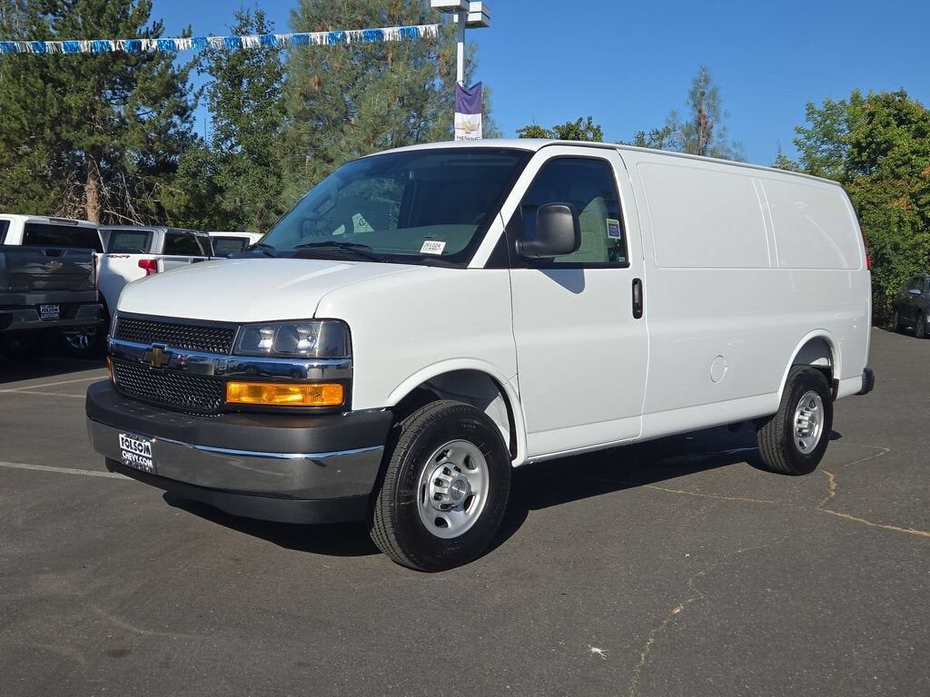 2026 CHEVROLET Express