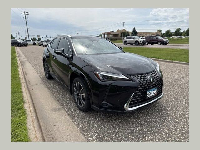 2025 LEXUS UX