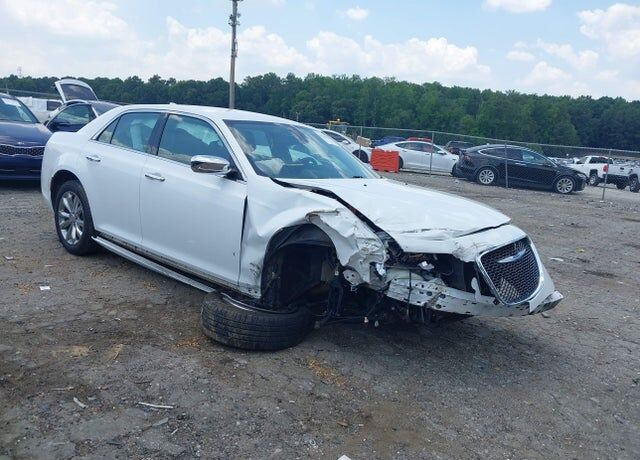 2019 CHRYSLER 300