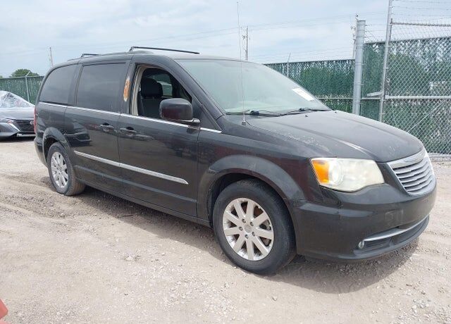 2014 CHRYSLER Town and Country