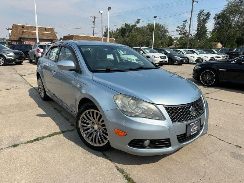 2010 SUZUKI Kizashi