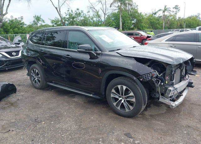 2021 TOYOTA Highlander