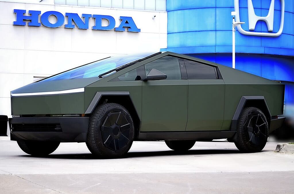 2024 TESLA Cybertruck
