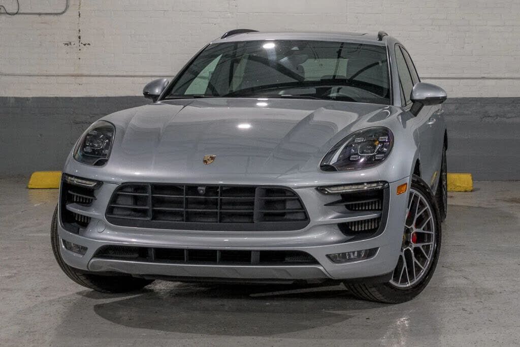 2017 PORSCHE Macan