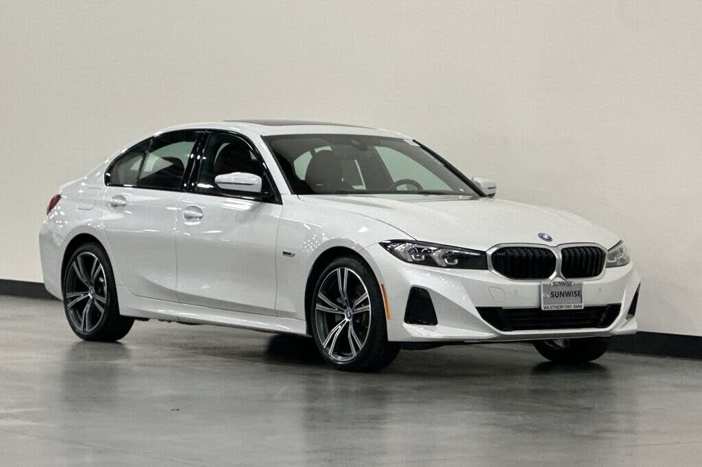 2023 BMW 330e