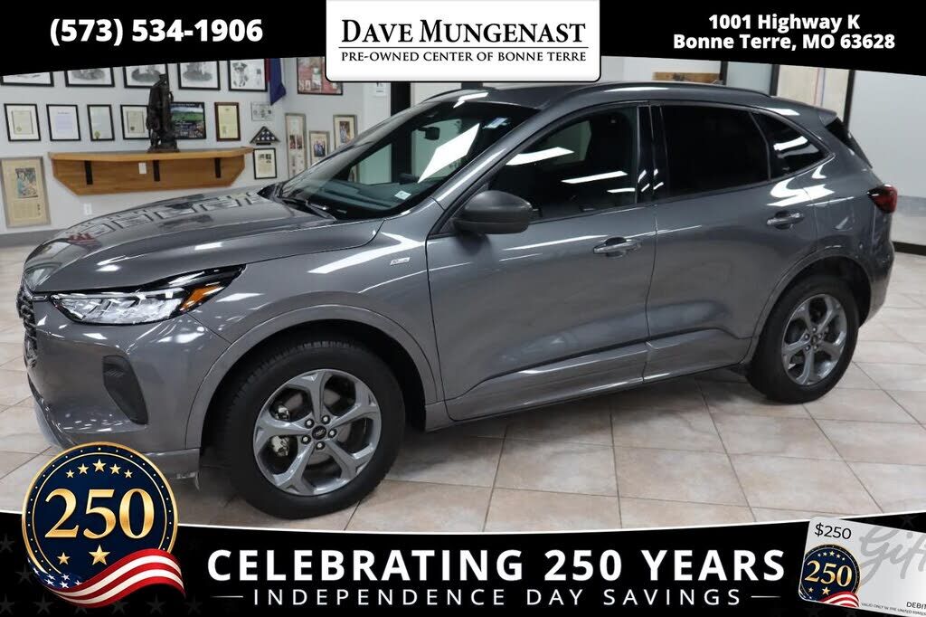 2024 FORD Escape
