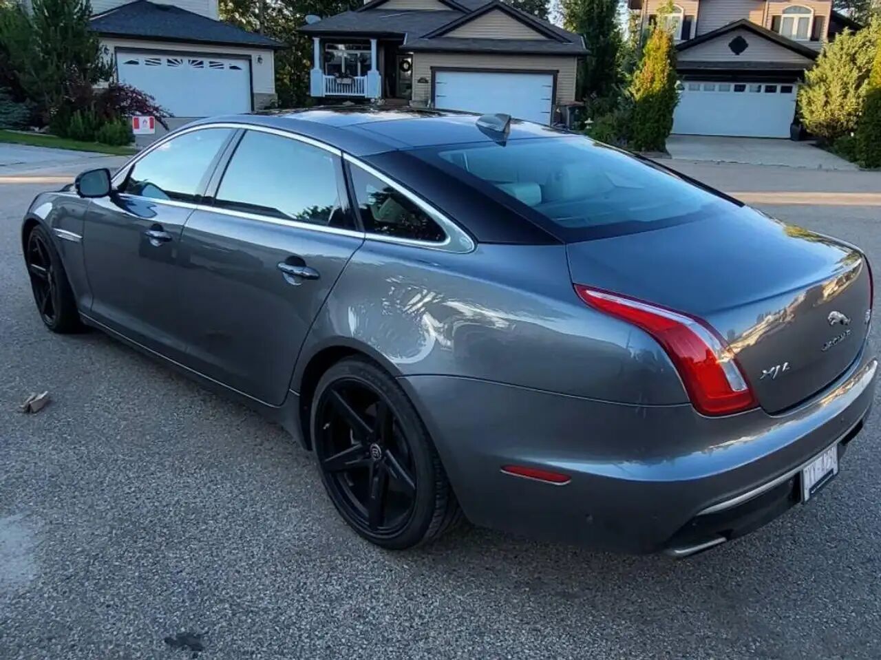 Jaguar XJ