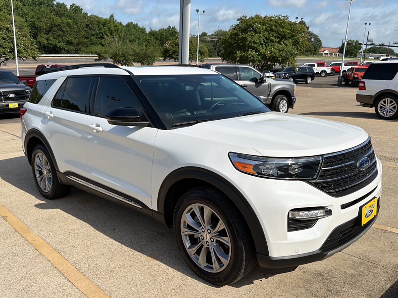 2023 FORD Explorer