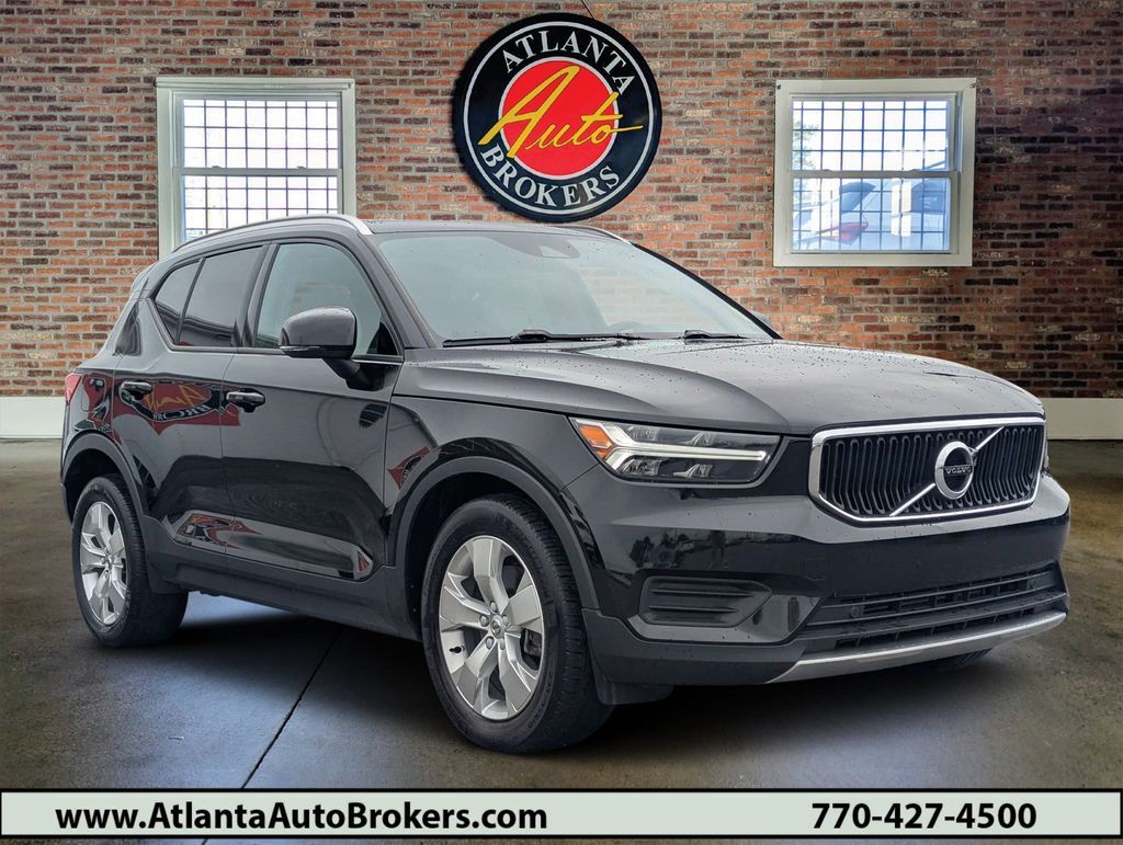 2020 VOLVO XC40